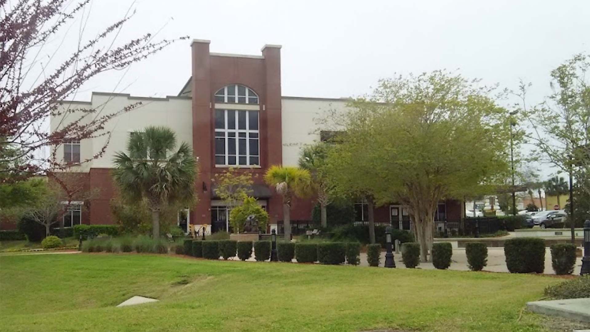 Leesburg Public Library